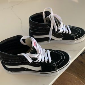 Never worn Vans high tops!!!